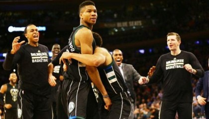  字母哥统治内线雄鹿轻取尼克斯稳固榜首