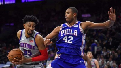  黄蜂终止火箭连胜，华盛顿空接隔人暴扣  