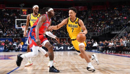  坎宁安33分活塞加时胜步行者  