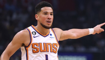  布克高效砍分，太阳客场力擒鹈鹕延续连胜势头