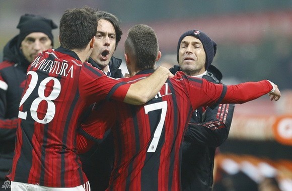  那不勒斯防线失误频出主场惨遭萨索洛逼平  