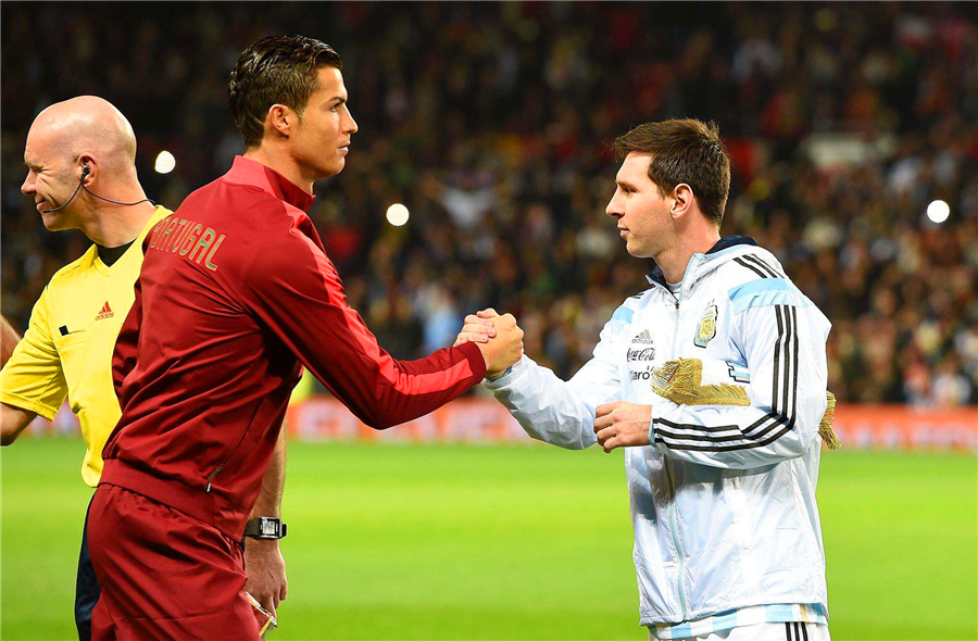  意甲传奇退役，布冯含泪告别绿茵场  